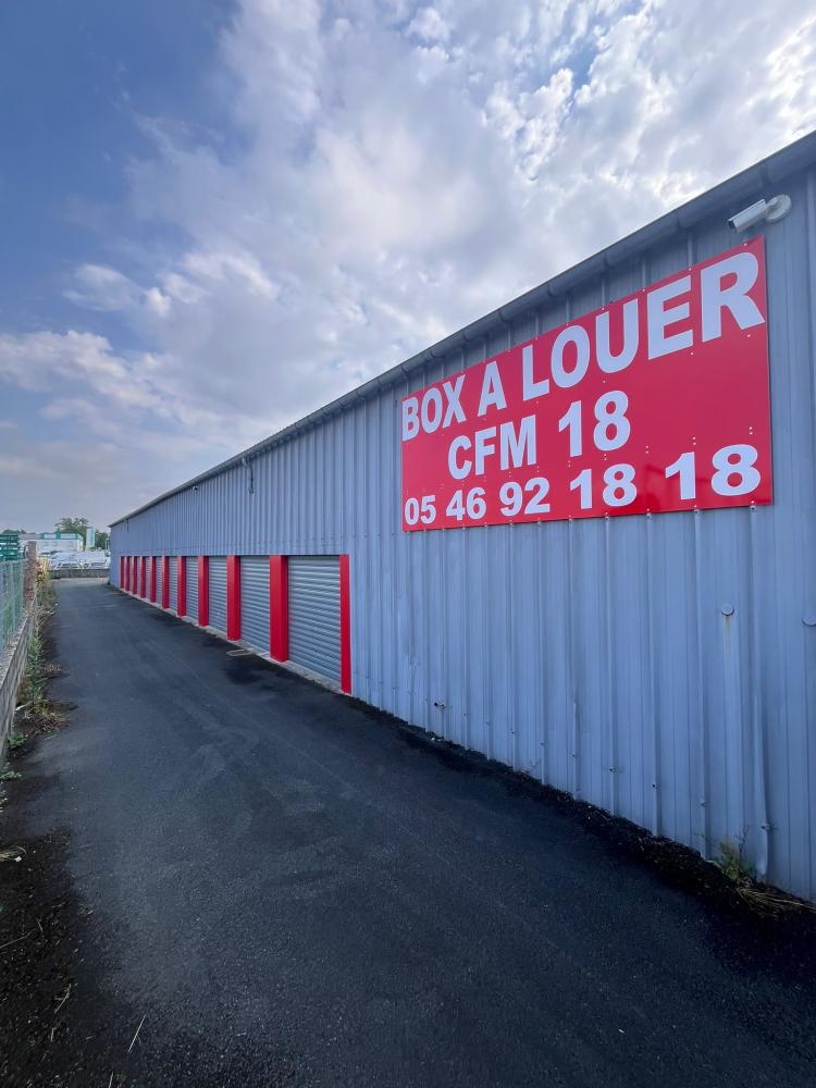 Location de box, garde-meubles et garages sécurisés à Saintes et Saint-Jean-d’Angély. Différentes surfaces pour particuliers et professionnels. Demandez un devis.