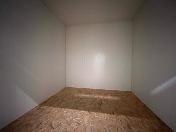 Location de box de stockage, garde-meubles près de Courcelles
